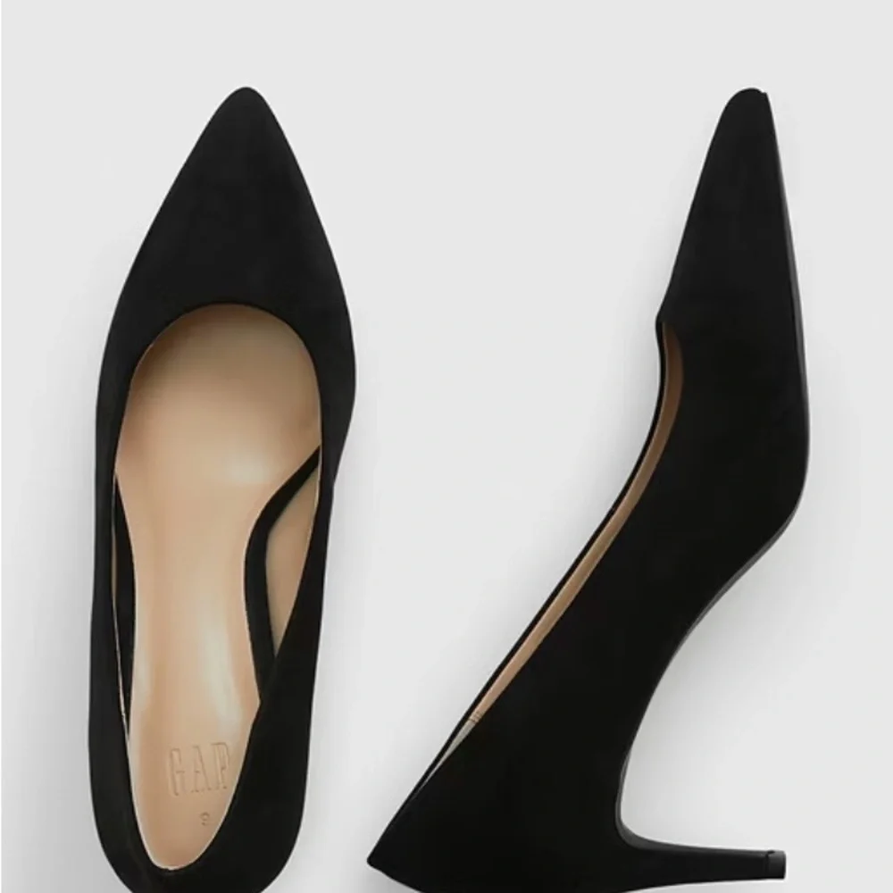 GAP Classic Faux Suede Black Pointed-Toe Women's Pump Size 8